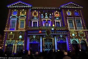 video mapping sur la mairie de Marseille pour No&euml;l 2025