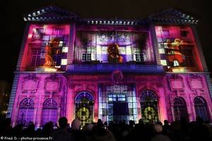 video mapping sur la mairie de Marseille pour No&euml;l 2025