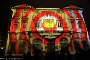 video mapping sur la mairie de Marseille pour No&euml;l 2025