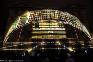video mapping sur la mairie de Marseille pour No&euml;l 2025
