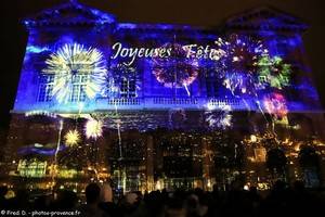 video mapping sur la mairie de Marseille pour No&euml;l 2025