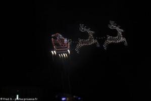 spectacle de drons &agrave; Marseille pour No&euml;l 2025