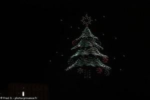 spectacle de drons &agrave; Marseille pour No&euml;l 2025