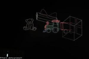 spectacle de drons &agrave; Marseille pour No&euml;l 2025