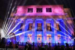 video mapping sur l'op&eacute;ra de Marseille pour No&euml;l 2025