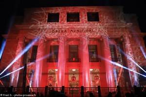 video mapping sur l'op&eacute;ra de Marseille pour No&euml;l 2025