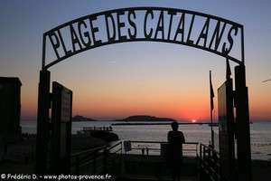 coucher de soleil sur la plage des Catalans