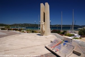 le monument du débarquement de cavalaire-sur-mer