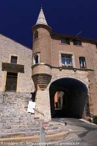 porte Saint-Paul et maison Renaissance d'Hyères