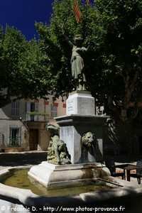 fontaine de Néoules