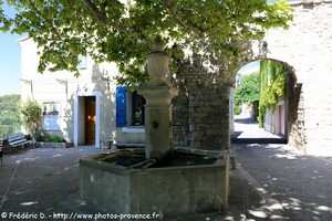 fontaine du Beaucet