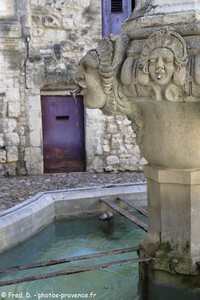 fontaine du Gigot de Pernes