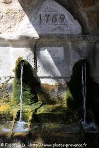 fontaine de Puyvert
