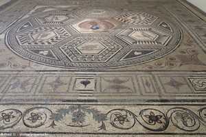 la mosaïque du Paon du musée archéologique de Vaison-la-Romaine